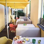 Citycentre, Sure Collection By Western Hotel Ratisbona